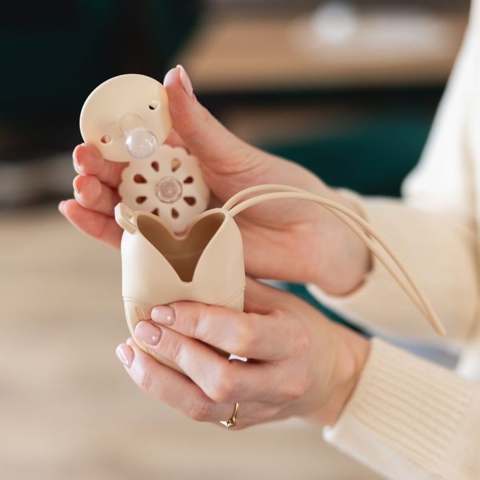 BabyOno čiulptukų dėklas silikoninis kreminis 1656/03