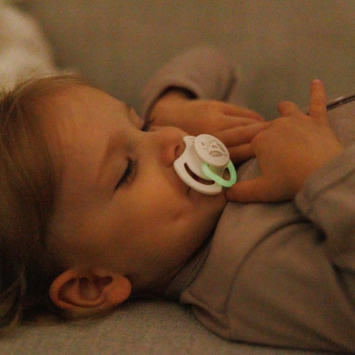 Babyono čiulptukas silikoninis simetrinis 18m+ 1669/03